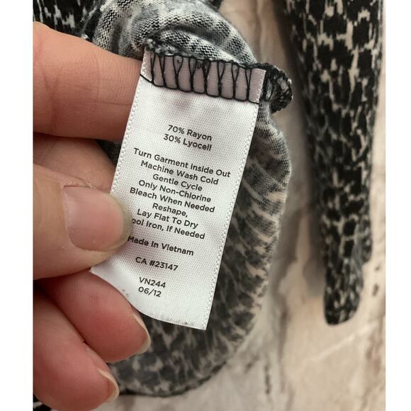 Talbots Black & White Top Medium - Picture 6 of 6